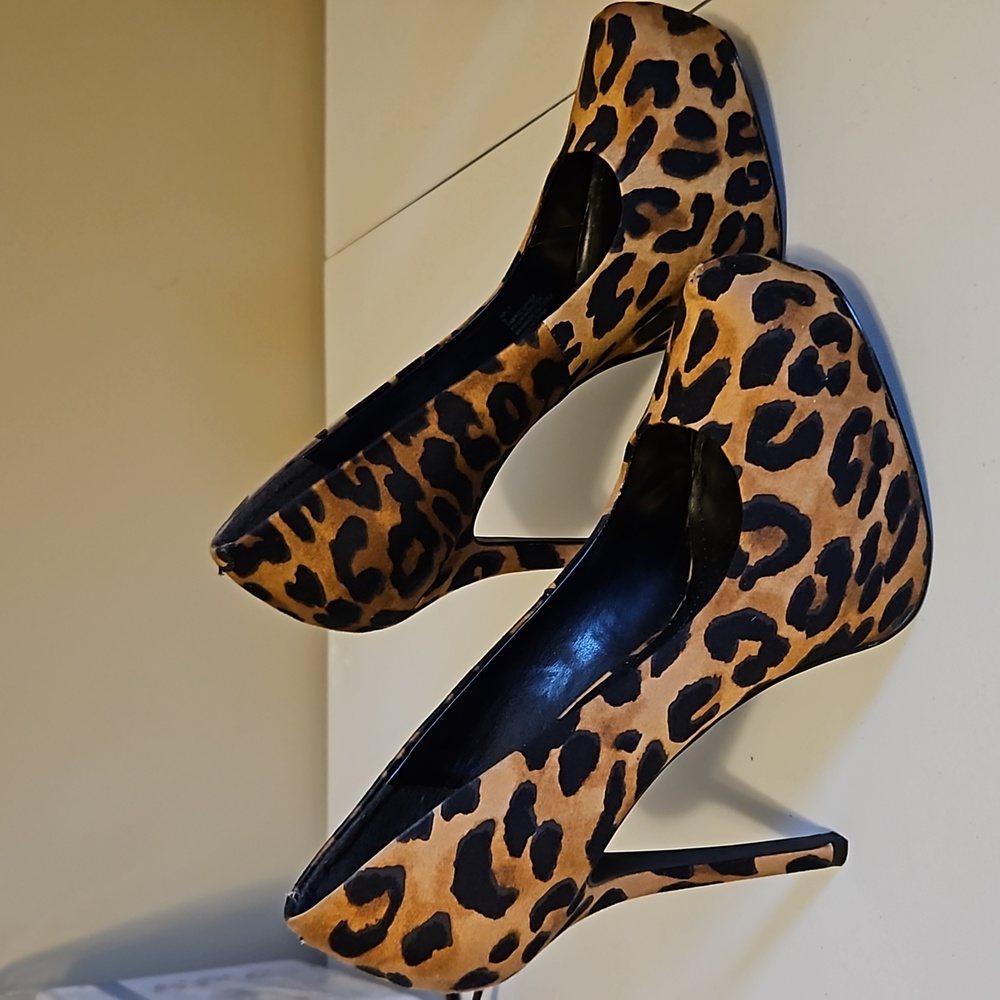 Leopard Print Pumps
